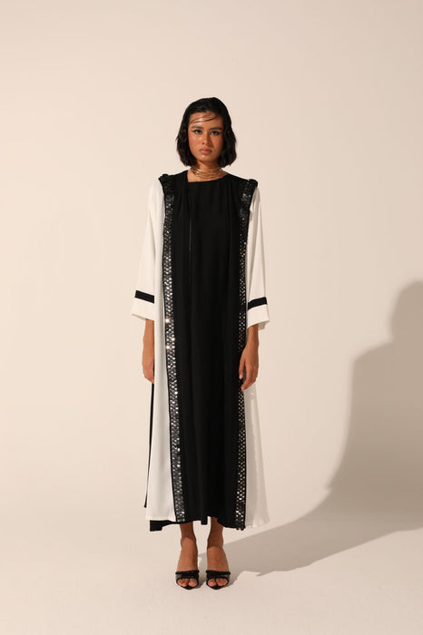 Monochrome Abaya in Crepe