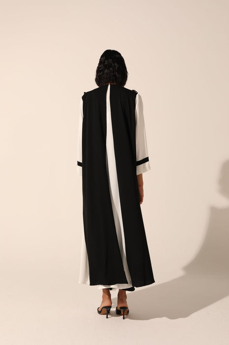 Monochrome Abaya in Crepe