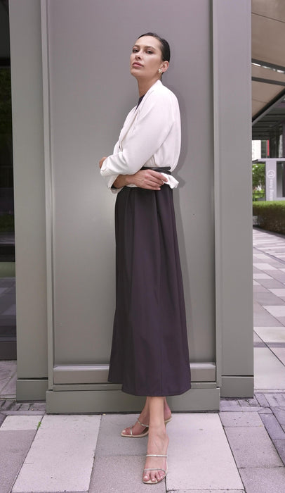 Chalk & Charcoal Abaya